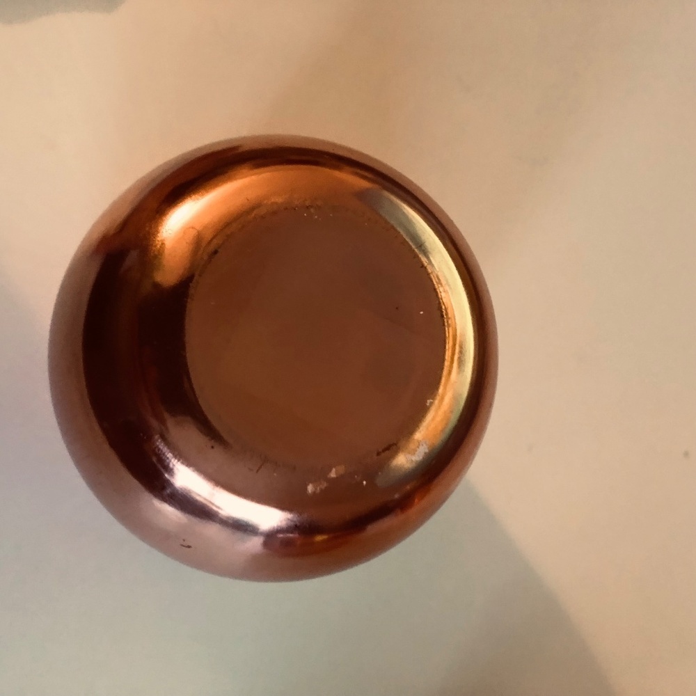 Copper cocktail shaker and two copper cups to shake your drinks up, - Picture 3 of 12
